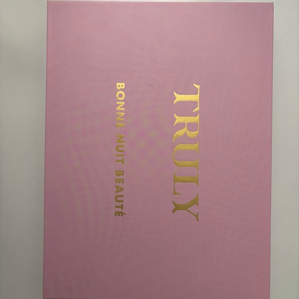 TRULY Pink Box with Gold Lettering (2x)